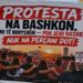 “Protesta na bashkon”/ Pankartat ironizuese: FBI, të vegjlit i kapim vetë, na mësoni si kapen peshqit e mëdhenj