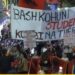 “Parlamenti i krimit”, protestuesit shkojnë përpara Kuvendit