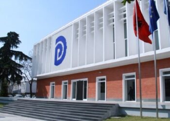 PD depoziton ligjin për ndarjen territoriale të vendit: 100 bashki dhe 12 qarqe