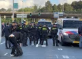 Tension para Speciales në Hagë, policia holandeze përplaset me mbështetësit e ish-krerëve të UÇK-së