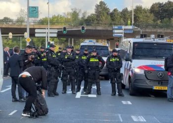 Tension para Speciales në Hagë, policia holandeze përplaset me mbështetësit e ish-krerëve të UÇK-së