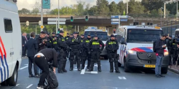 Tension para Speciales në Hagë, policia holandeze përplaset me mbështetësit e ish-krerëve të UÇK-së