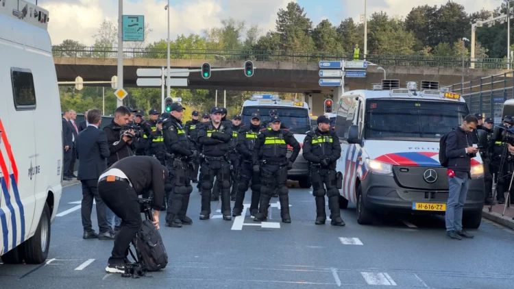 Tension para Speciales në Hagë, policia holandeze përplaset me mbështetësit e ish-krerëve të UÇK-së