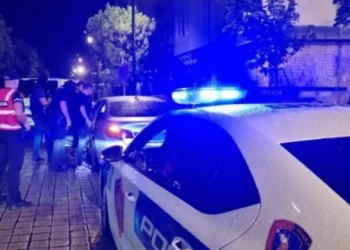 Të shtëna me armë në Laprakë, plagosen dy persona