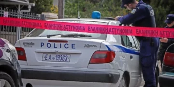 55-vjeçari shqiptar plagoset me armë zjarri në Athinë, autorët i zunë pritë para banesës