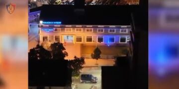 Operacioni i madh antidrogë në shkolla/ U goditën 8 grupe, zonat ku vepronin u zbuluan me agjentë të infiltruar