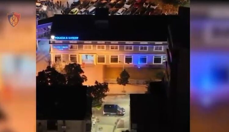 Operacioni i madh antidrogë në shkolla/ U goditën 8 grupe, zonat ku vepronin u zbuluan me agjentë të infiltruar