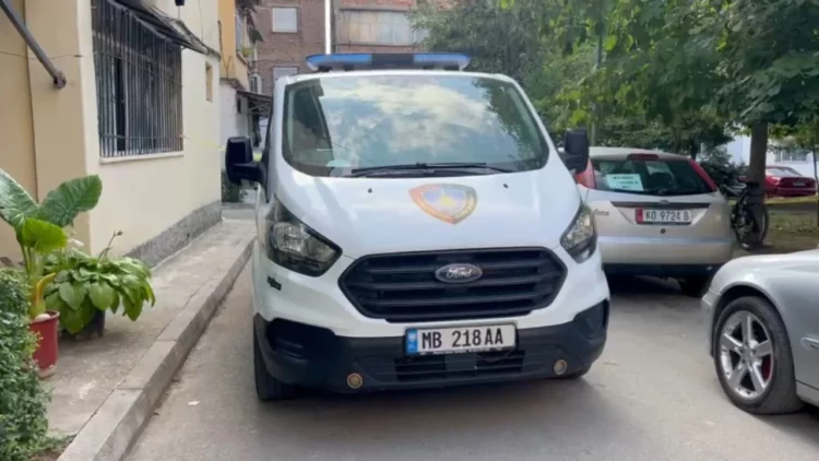 Maliq/ Makina rrëshqet dhe e zë poshtë teksa nxirrte rrobat nga bagazhi