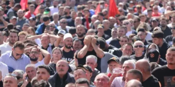 Lot dhe dhimbje! Qytetarët e Kosovës shpërthejnë kundër dënimit të ish-krerëve të UÇK: Mos flisni në emrin tonë