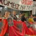 Efektivët bllokojnë lëvizjen e protestuesve në hyrje të ish-Bllokut: Polici e krimit!
