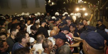 Shtatori nisi me përshkallëzim të protestës! Dje “zunë në çark” Ramën për rreth dy orë në Kryeministri, sot dita e 95-të