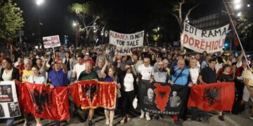 118 ditë revoltë popullore! Protestuesit nuk ndalen deri në largimin e Ramës: Ta shpëtojmë atdheun
