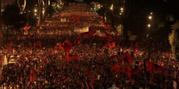 Sot 118 ditë radhazi revoltë popullore/ Mes skandaleve të reja, protestuesit kërkojnë largimin e kryeministrit Rama dhe qeverisë