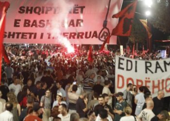 107 ditë revoltë! Qytetarët nuk heqin dorë dhe paralajmërojnë mosbindje civile, qëndresës i bashkohet edhe diaspora