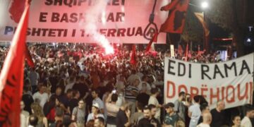 107 ditë revoltë! Qytetarët nuk heqin dorë dhe paralajmërojnë mosbindje civile, qëndresës i bashkohet edhe diaspora