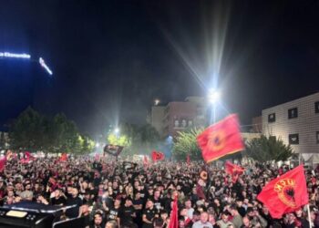 Mbahet protesta në Prishtinë kundër aktgjykimit ndaj ish-krerëve të UÇK-së