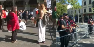 Protestuesit mblidhen para parlamentit: Ramoviç o tradhëtar jep dorëheqjen sa më parë!
