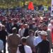 Skandali në SHISH/ Protestuesit ‘rrethojnë’ Parlamentin dhe shpërthejnë në thirrje: Ku e keni Vlora Hysenin?