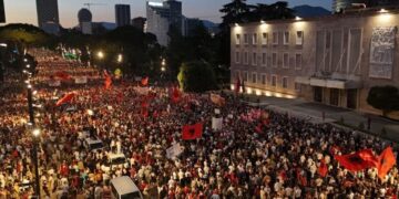 “Lironi shqipet”/ 97 ditë revoltë! Në orën 10:00 para gjykatës për protestuesit e arrestuar, pasdite para Kryeministrisë
