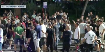 “Nesër më shumë”, mbyllet protesta e 112 kundër qeverisë, qytetarët: