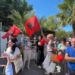 Eurodeputetët zbarkojnë në Zvërnec, banorët u presin rrugën: Dëgjoni shqetësimet tona