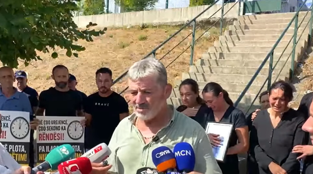 Banorët e Vaut të Dejës në protestë pas vdekjes së dy qytetarëve: Nuk ka as ambulancë dhe as shërbim urgjence