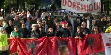 Thirrja e re e protestuesve: O Agas o legen, prite Belën se po vjen!
