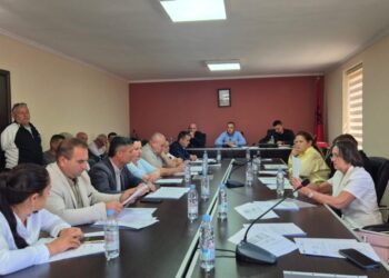 Këshilli Bashkiak i Prrenjasit voton unanimisht kundër bashkimit me Librazhdin