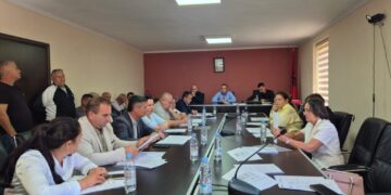 Këshilli Bashkiak i Prrenjasit voton unanimisht kundër bashkimit me Librazhdin