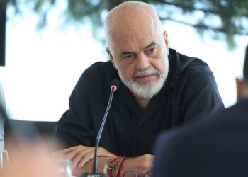 Edi Rama reagon për dorëheqjen e ministres së Shëndetësisë, Evis Sala