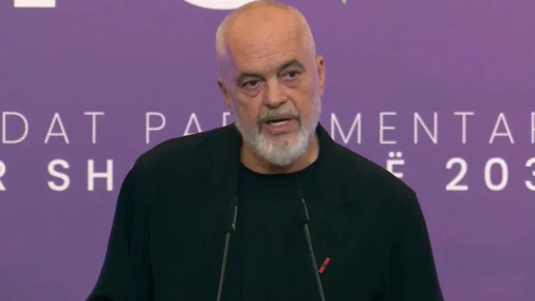 Mbi tre muaj shqiptarët kërkojnë dorëheqjen e tij, Rama u premton “Pasqyrën“:  Do zgjidhë hallet e qytetarëve