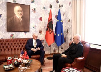 Ambasadori i SHBA Eric Wendt ‘zbarkon’ në Kryeministri, takim ‘kokë më kokë’ me Ramën