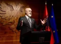 Rama mbrohet me stilin e “të pandehurit”: Nuk ka bir nëne të ketë një provë që ju kam marrë një qindarkë