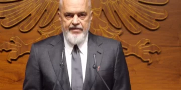 “Orë super e shtrenjtë, dhuratë nga krimi i organizuar?”- Edi Rama: Kam një dyzinë të regjistruara…