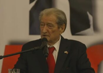“Narkoshteti po shpopullon Shqipërinë!”- Berisha nga New Jersey: Rama bllokoi drejtësinë me 83 mandatet e krimit, mbrojti ‘Lubi Ballukun’