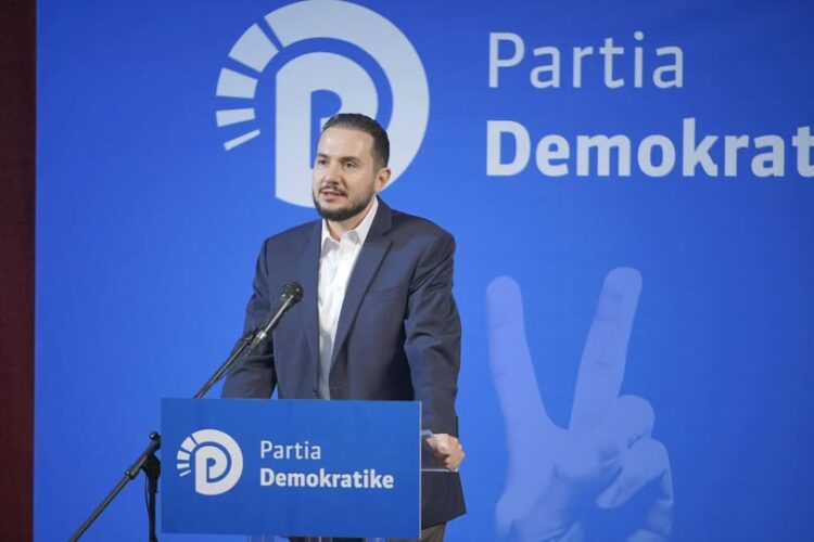 Salianji: Paradoksi i udhëtimit të Sali Berishës në SHBA