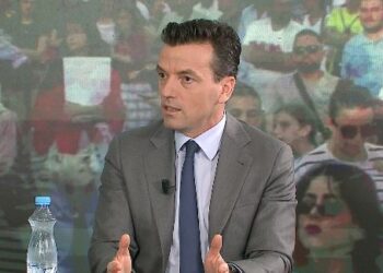 “Censura nuk na ndal”, Agron Shehaj: Rrjetet sociale po shkërmoqin pushtetin e Edi Ramës!