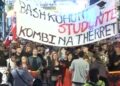 “Edi Rama frikacak, po të vjen radha për në SPAK”/ Mbyllet protesta e 117-të, qytetarët: Nesër më shumë