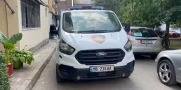 Autor i disa grabitjeve/ Shkodër, arrestohet 20-vjeçari, policia gjen drogë në banesën e tij