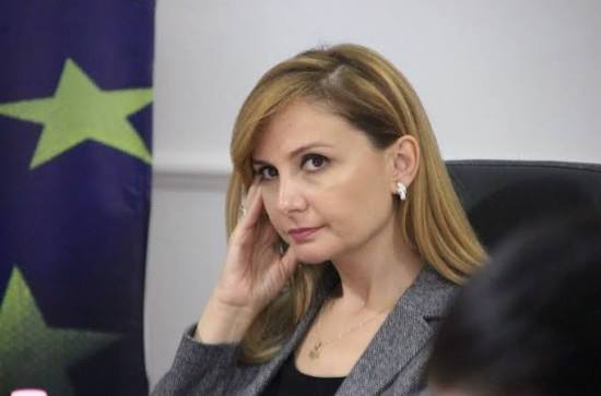 “Dje Ergysi, sot Ron Yeffet”, Tabaku: Ndryshojnë emrat, por sistemi i Ramës mbetet