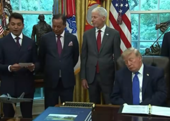 Video virale e Trump duke dremitur, reagon Shtëpia e Bardhë: Kush thotë se po fle, gënjen!