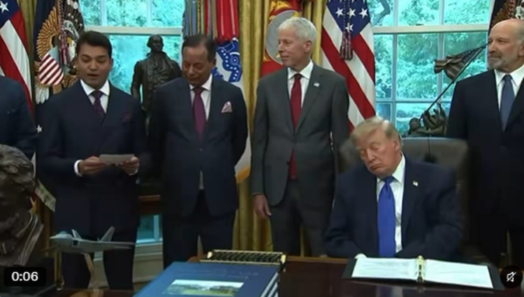 Video virale e Trump duke dremitur, reagon Shtëpia e Bardhë: Kush thotë se po fle, gënjen!