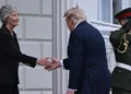 Presidenti Trump zbarkon në Europë, fillon vizitën dy-ditore në Dublin