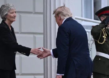 Presidenti Trump zbarkon në Europë, fillon vizitën dy-ditore në Dublin