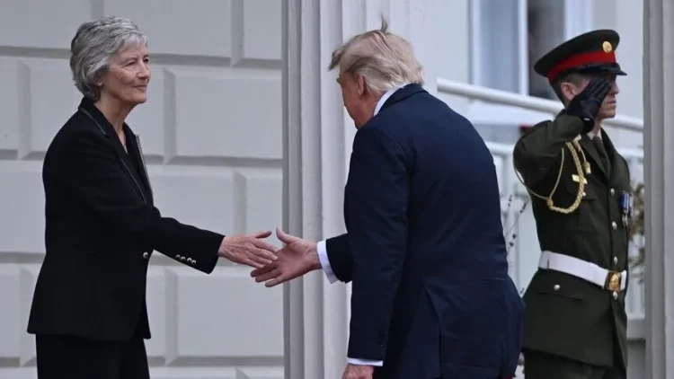 Presidenti Trump zbarkon në Europë, fillon vizitën dy-ditore në Dublin
