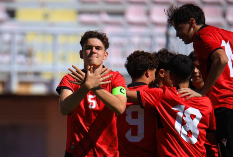 Kombëtarja U-17/ Spektakël në ‘Loro Boriçi’, kuqezinjtë mposhtin 5-1 Malin e Zi