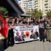 “O Hashim ti ku je, UÇK-në këtu e ke”/ Shkuan në Hagë në mbështetje të ish-krerëve të UÇK-së, 50 veteranët mbërrijnë në Portin e Durrësit