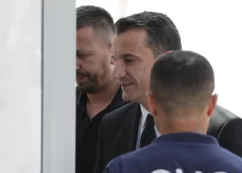 Veliaj bën kryetarin nga qelia, miraton fondet për çerdhet e abonetë për pensionistët