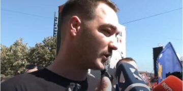 Protesta në Prishtinë/ Djali i Kadri Veselit: Nuk e kemi humbur besimin te bota perëndimore dhe drejtësia e tyre