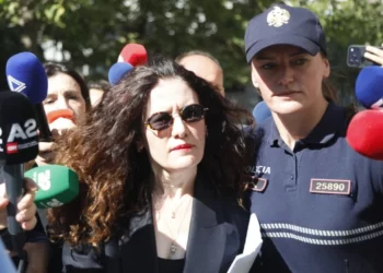 “Kërkoi ekspertim të telefonit jashtë Shqipërisë”, zbardhen detajet nga seanca me dyer të mbyllura e Vlora Hysenit në SPAK